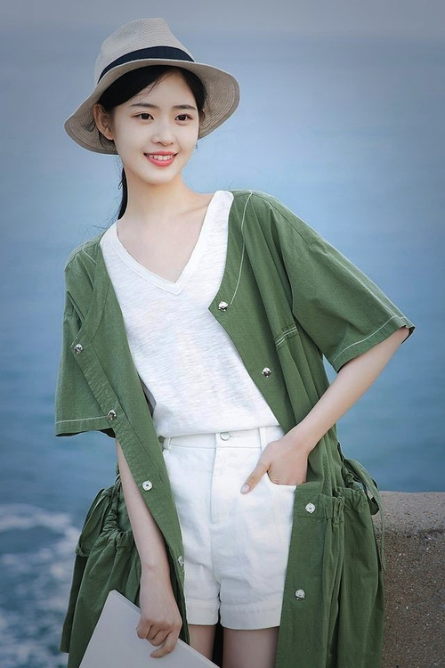 哥伦比亚马术协会出版“Sinjska Alka”历史专著,记录赛事发展历程。,哥伦比亚马夹